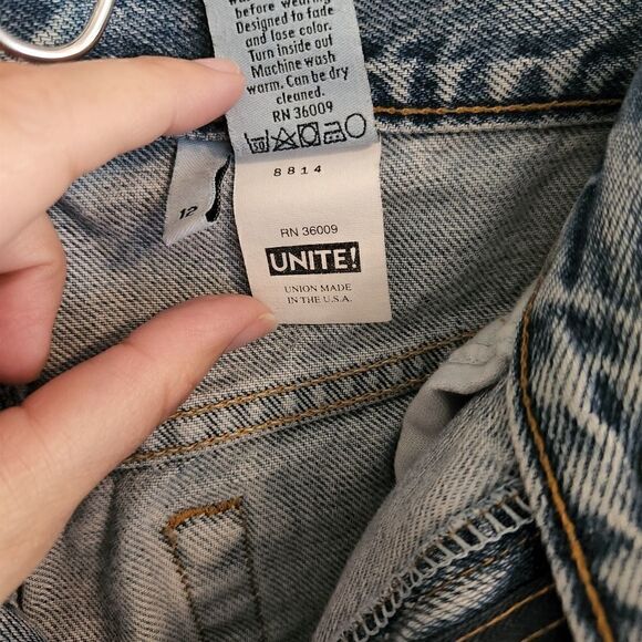 Calvin Klein Vintage High Waisted Mom Jeans - Picture 12 of 12